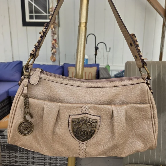 Nicole Miller Beige Y2K Shoulder Bag with Bag Charm and Emblem - Picture 3 of 15